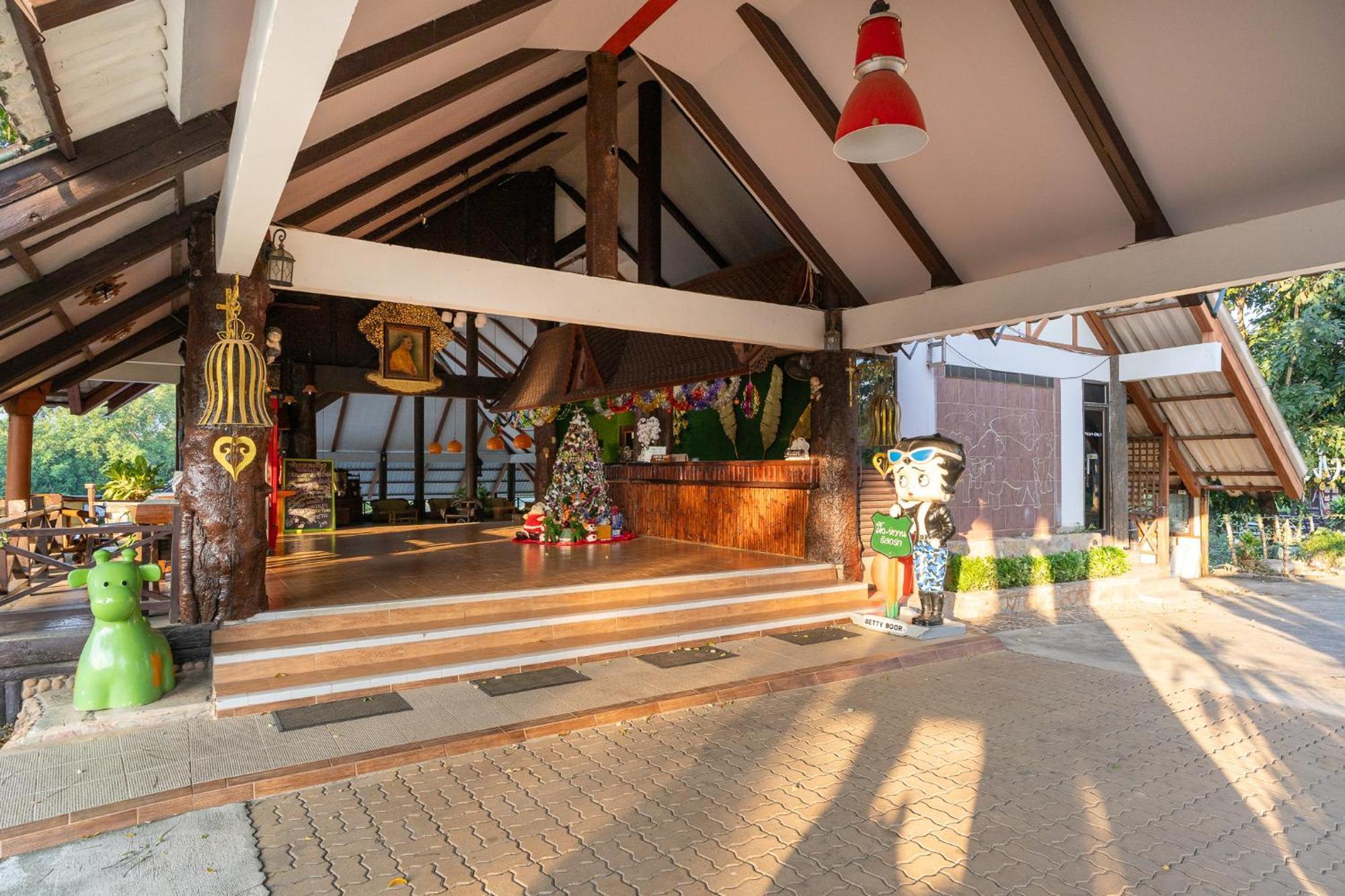 Pung-Waan Resort Sai Yok Exteriör bild